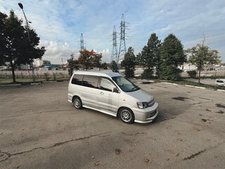 2000 Toyota Lite Ace Noah V, серебристый, 650000 рублей, вид 3