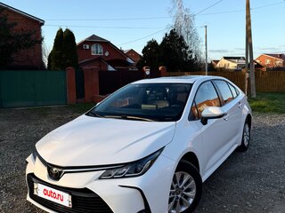2020 Toyota Corolla XII (E210), белый, 2000000 рублей, вид 3