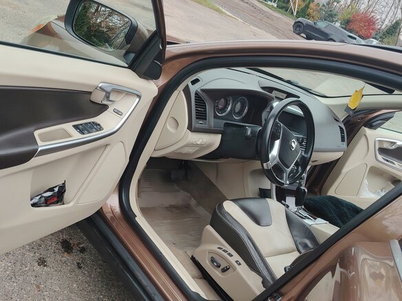 2010 Volvo XC60 I, жёлтый, 950000 рублей - вид 11
