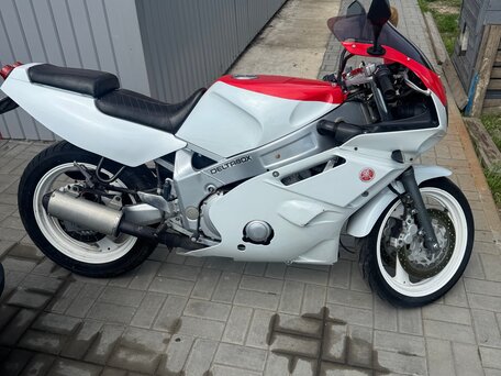 1991 Yamaha FZR600, белый, 145000 рублей, вид 2