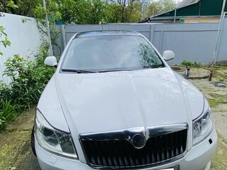 2012 Skoda Octavia II (A5) Рестайлинг, белый, 650000 рублей, вид 3