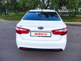 2013 Kia Rio III, белый, 750000 рублей, вид 5