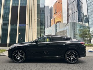 2020 BMW X6 40d III (G06), чёрный, 7790000 рублей, вид 3