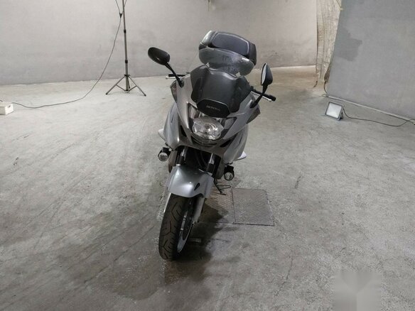 2010 Honda NT700V Deauville, серый - вид 2