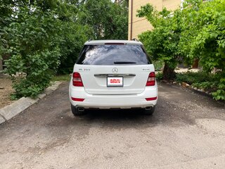 2010 Mercedes-Benz M-Класс 350 II (W164) Рестайлинг, белый, 1350000 рублей, вид 4