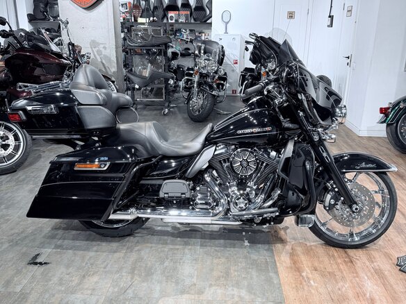 2016 Harley-Davidson Electra Glide, чёрный, 1699000 рублей - вид 2