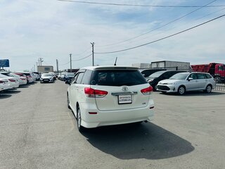 2011 Toyota Wish II, белый, 1229000 рублей, вид 4