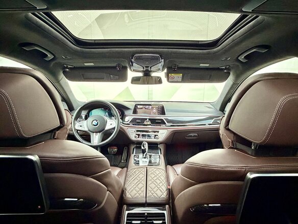2021 BMW 7 серии Long 740Li xDrive VI (G11/G12) Рестайлинг, белый, 8900000 рублей - вид 32