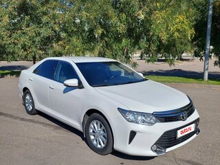 2015 Toyota Camry VII (XV50) Рестайлинг, белый, 2190000 рублей, вид 3