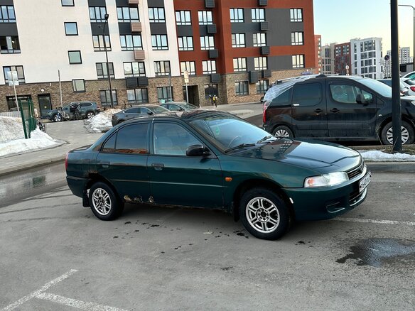 1997 Mitsubishi Lancer VII, зелёный - вид 4