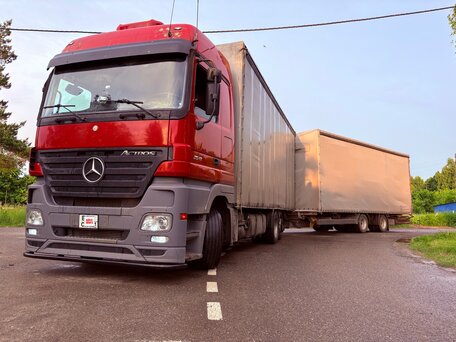 2008 Mercedes-Benz Actros, красный, 5250000 рублей, вид 1