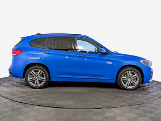 2021 BMW X1 20i xDrive II (F48) Рестайлинг, синий, 3550000 рублей, вид 4