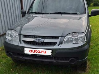 2017 Chevrolet Niva I Рестайлинг, серый, 900000 рублей, вид 1