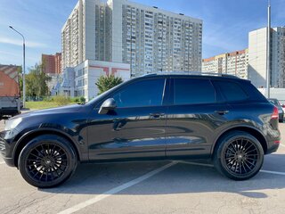 2011 Volkswagen Touareg II, чёрный, 2150000 рублей, вид 4