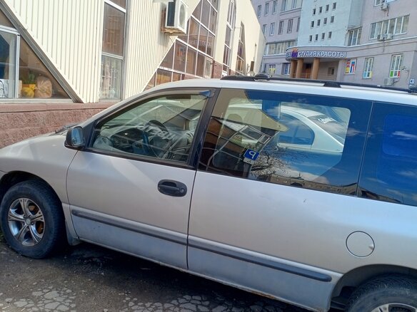 2000 Dodge Caravan 3-speed IV, серый, 300000 рублей - вид 1