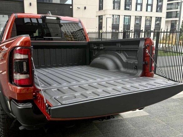 2023 Ram 1500 Crew Cab TRX V, оранжевый, 16490000 рублей - вид 17