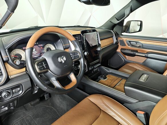 2019 Ram 1500 Crew Cab V, белый, 7200000 рублей - вид 18