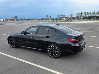 2023 BMW 3 серии 330i xDrive VII (G2x) Рестайлинг, чёрный, 3757060 рублей, вид 3