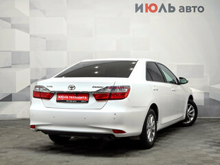 2016 Toyota Camry VII (XV50) Рестайлинг, белый, 1680000 рублей, вид 4