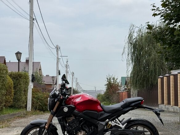 2020 Honda CB 650R, красный, 875000 рублей