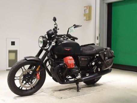 2019 Moto Guzzi V 7 III, чёрный, 792000 рублей, вид 4