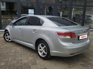 2010 Toyota Avensis III, серебристый, 920000 рублей, вид 3