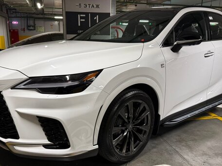 Lexus RX V