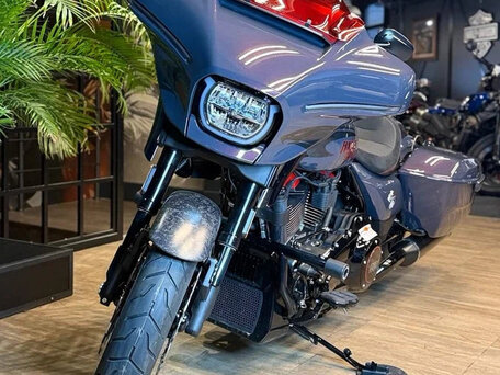 2026 Harley-Davidson CVO Street Glide ST, серый, 6500000 рублей, вид 4