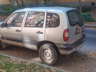 2006 Chevrolet Niva I, серебристый, 140000 рублей, вид 4