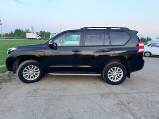 2016 Toyota Land Cruiser Prado 150 Series Рестайлинг 1, чёрный, 4200000 рублей, вид 4