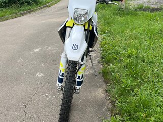 2022 Husqvarna FE 450, белый, 890000 рублей, вид 5