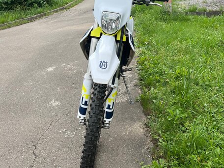 2022 Husqvarna FE 450, белый, 890000 рублей, вид 5