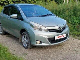 2013 Toyota Vitz III (XP130), зелёный, 610000 рублей, вид 5