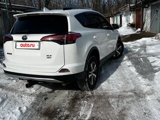 2017 Toyota RAV4 IV (XA40) Рестайлинг, белый, 2350000 рублей, вид 2