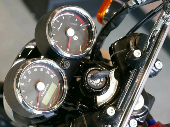 2024 Royal Enfield Interceptor, красный, 645000 рублей - вид 9