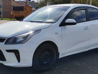 2018 Kia Rio IV, белый, 720000 рублей, вид 1