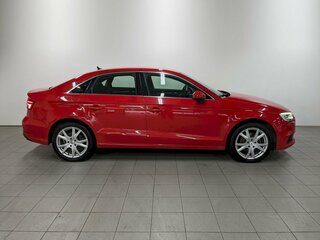 2019 Audi A3 III (8V) Рестайлинг, красный, 1890000 рублей, вид 4