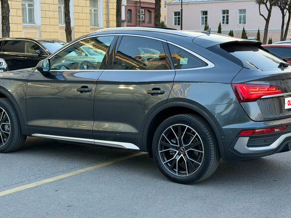 2023 Audi Q5 Sportback 45 TFSI I (FY), серый, 5995000 рублей - вид 5