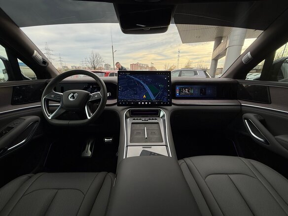 2025 Denza N9 46.9 kWh, чёрный, 6750000 рублей - вид 11
