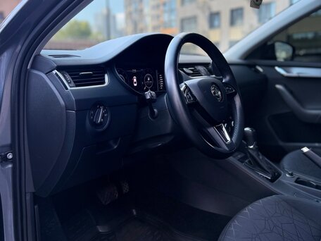 2019 Skoda Octavia III (A7) Рестайлинг, серый, 2050000 рублей, вид 1