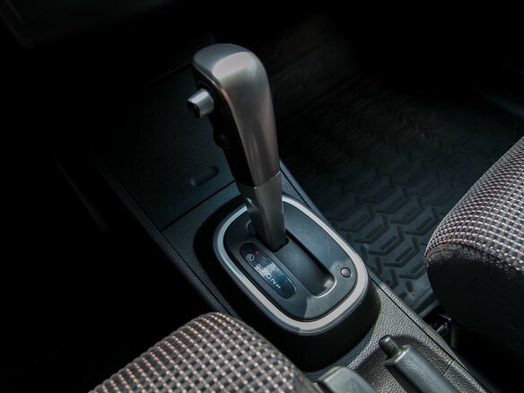 2013 Nissan Tiida I Рестайлинг, серебристый - вид 21