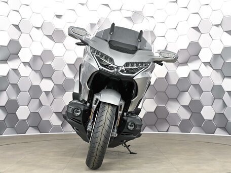 2025 Honda GL 1800 Gold Wing, серебристый, 3649000 рублей, вид 5