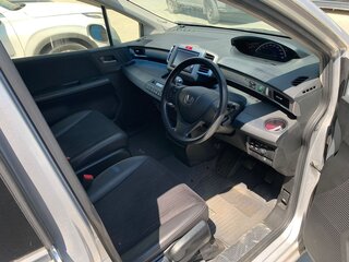2013 Honda Freed I Рестайлинг, серебристый, 1180000 рублей, вид 4