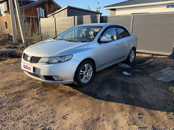2009 Kia Cerato 4-speed II, серебристый, 1000000 рублей - вид 1