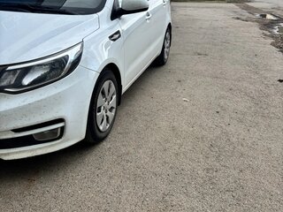 2017 Kia Rio III Рестайлинг, белый, 1200000 рублей, вид 1