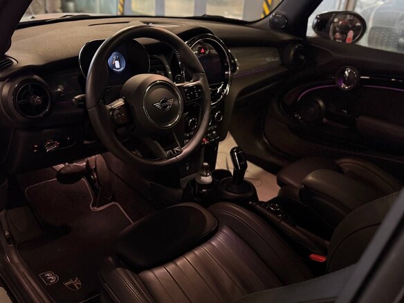 2022 Mini Hatch Cooper S III (F55/F56) Рестайлинг 2, серый - вид 6