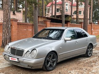 1996 Mercedes-Benz E-Класс 230 II (W210, S210), серебристый, 183000 рублей, вид 2