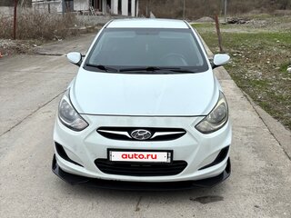 2011 Hyundai Solaris I, белый, 650000 рублей, вид 2
