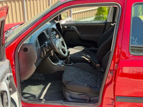 1995 Volkswagen Golf III, красный, 250000 рублей - вид 12