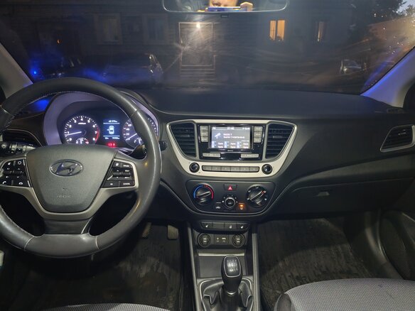 2017 Hyundai Solaris II, серый, 1300000 рублей - вид 9
